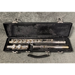 Gemeinhardt USA 2SP Student Flute Plateau ( Closed Hole ) with J1 Headjoint and Offset G'