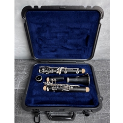 Selmer Bundy 1410 Bb Clarinet Preowned